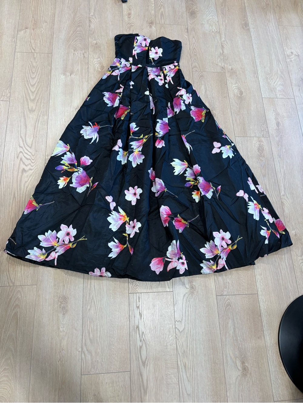 Sequins & Hearts Floral dress - Black with Pink Floral size 7